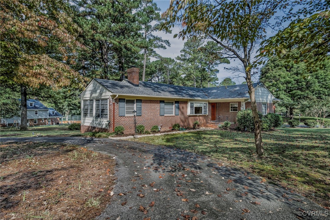 1300 Giltspur Road Henrico, VA 23238 - Photo 3 of 37 Ranch-style house featuring a front lawn