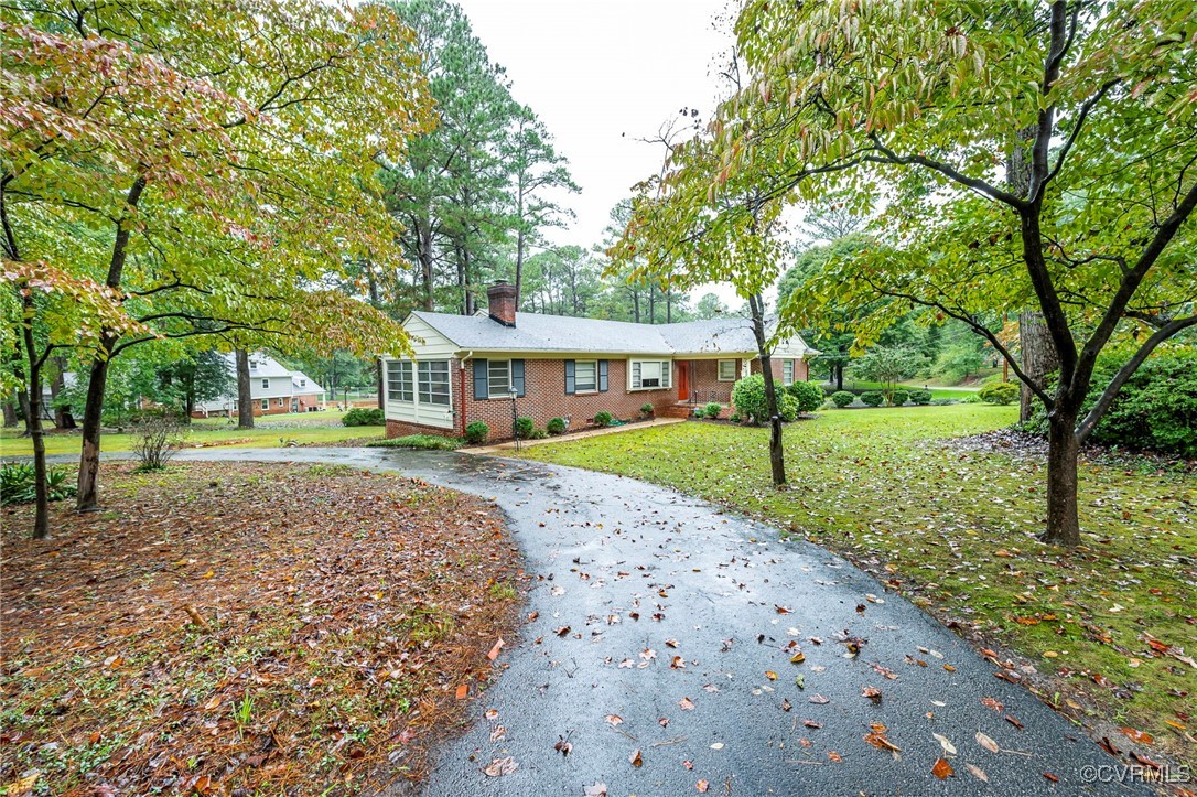 1300 Giltspur Road Henrico, VA 23238 - Photo 5 of 37 Single story home with a front yard