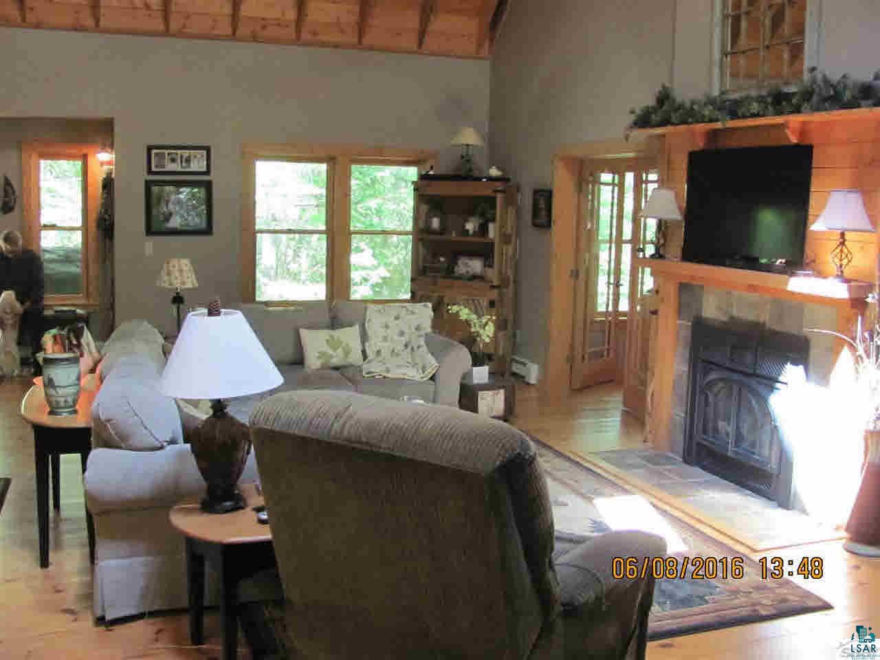 87600 Tucker Road Bayfield, WI 54814 - Photo 9 of 14 Greatroom