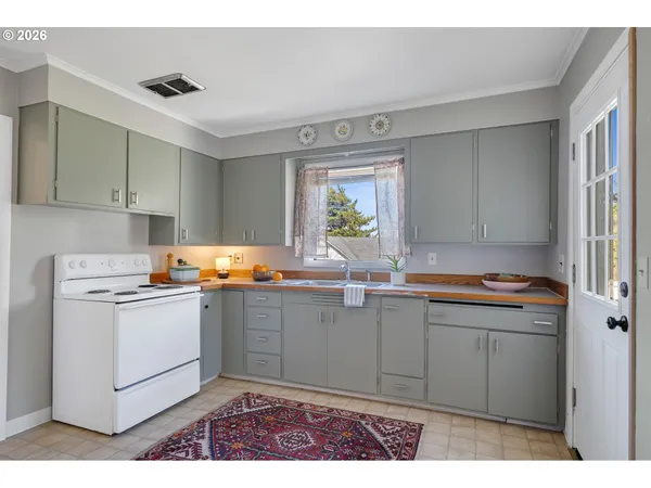 $459,000 | 301 Alameda Avenue, Astoria, OR 97103
