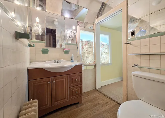 $839,000 | 410 Greene Avenue, Sayville, NY 11782