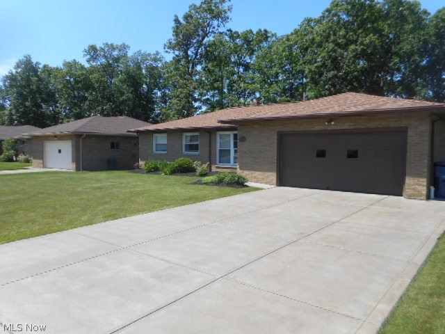 8560 Royal Ridge Drive Parma, OH 44129 - Photo 3 of 21 This extra wide driveway is in great shape!