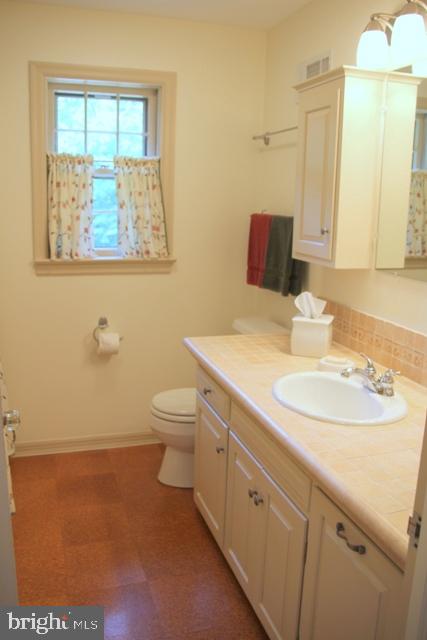 845 Hillaire Road Lancaster, PA 17601 - Photo 18 of 36 Gallery Image 18