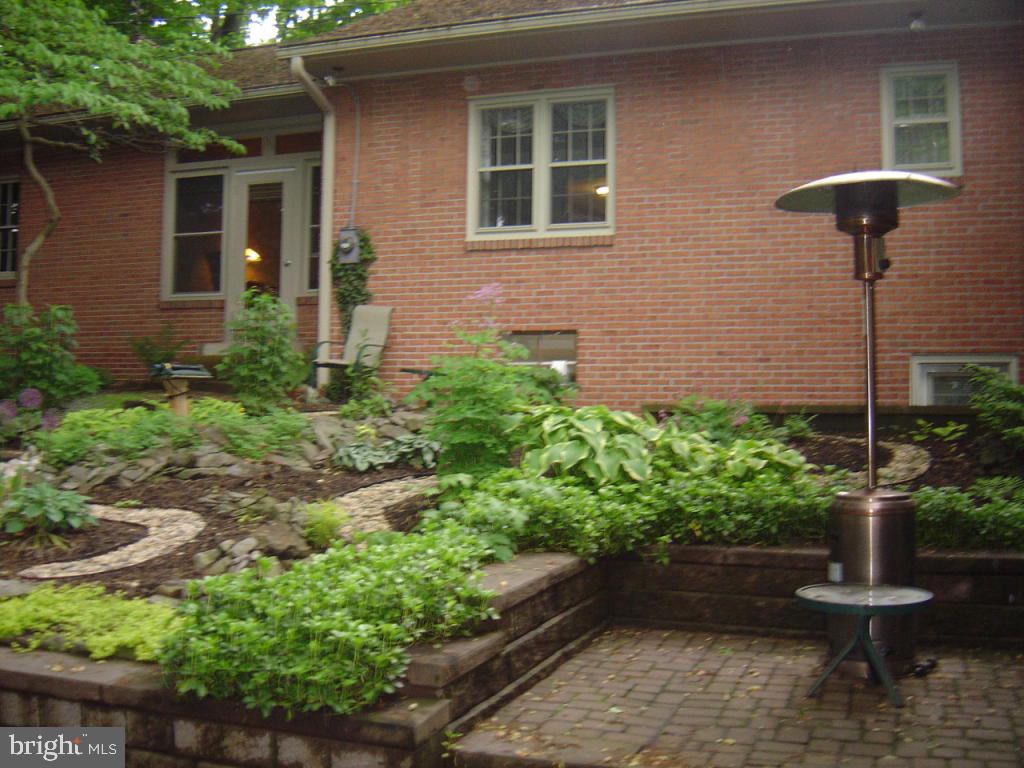 845 Hillaire Road Lancaster, PA 17601 - Photo 19 of 36 Gallery Image 19
