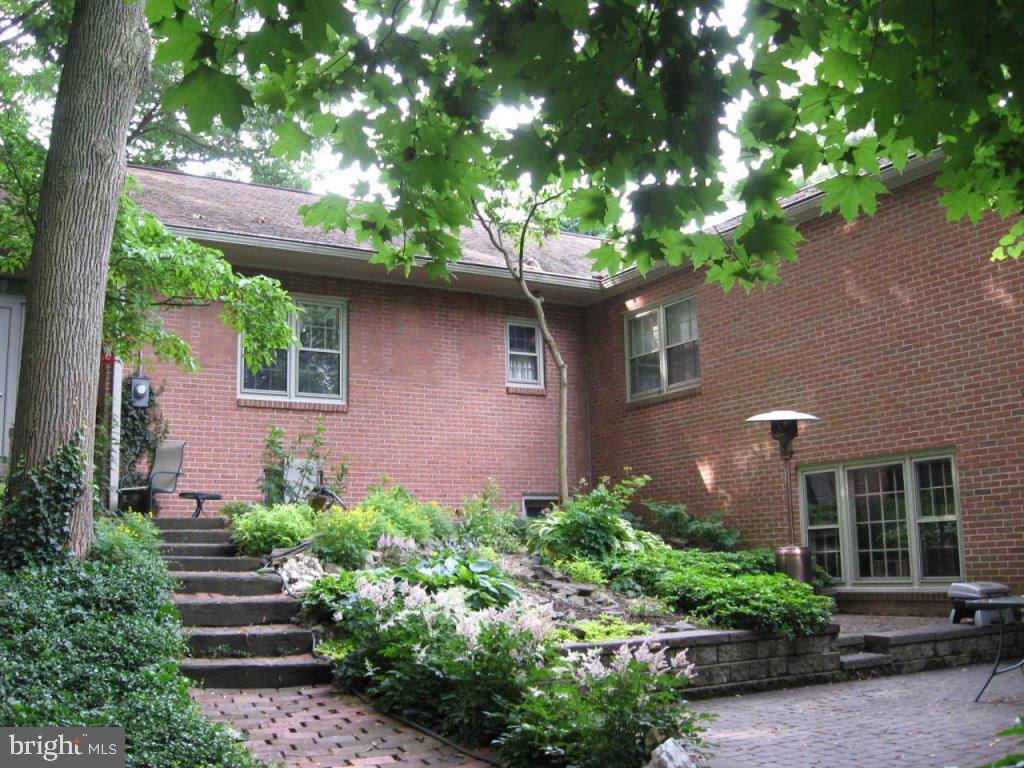 845 Hillaire Road Lancaster, PA 17601 - Photo 20 of 36 Gallery Image 20