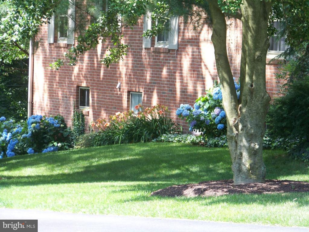 845 Hillaire Road Lancaster, PA 17601 - Photo 21 of 36 Gallery Image 21