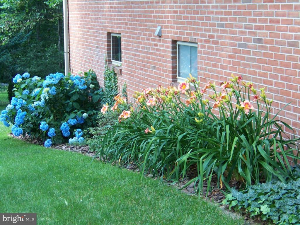 845 Hillaire Road Lancaster, PA 17601 - Photo 29 of 36 Gallery Image 29