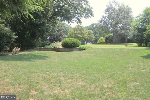 845 Hillaire Road Lancaster, PA 17601 - Photo 34 of 36 Gallery Image 34