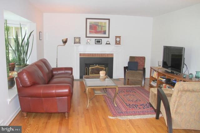 845 Hillaire Road Lancaster, PA 17601 - Photo 4 of 36 Gallery Image 4
