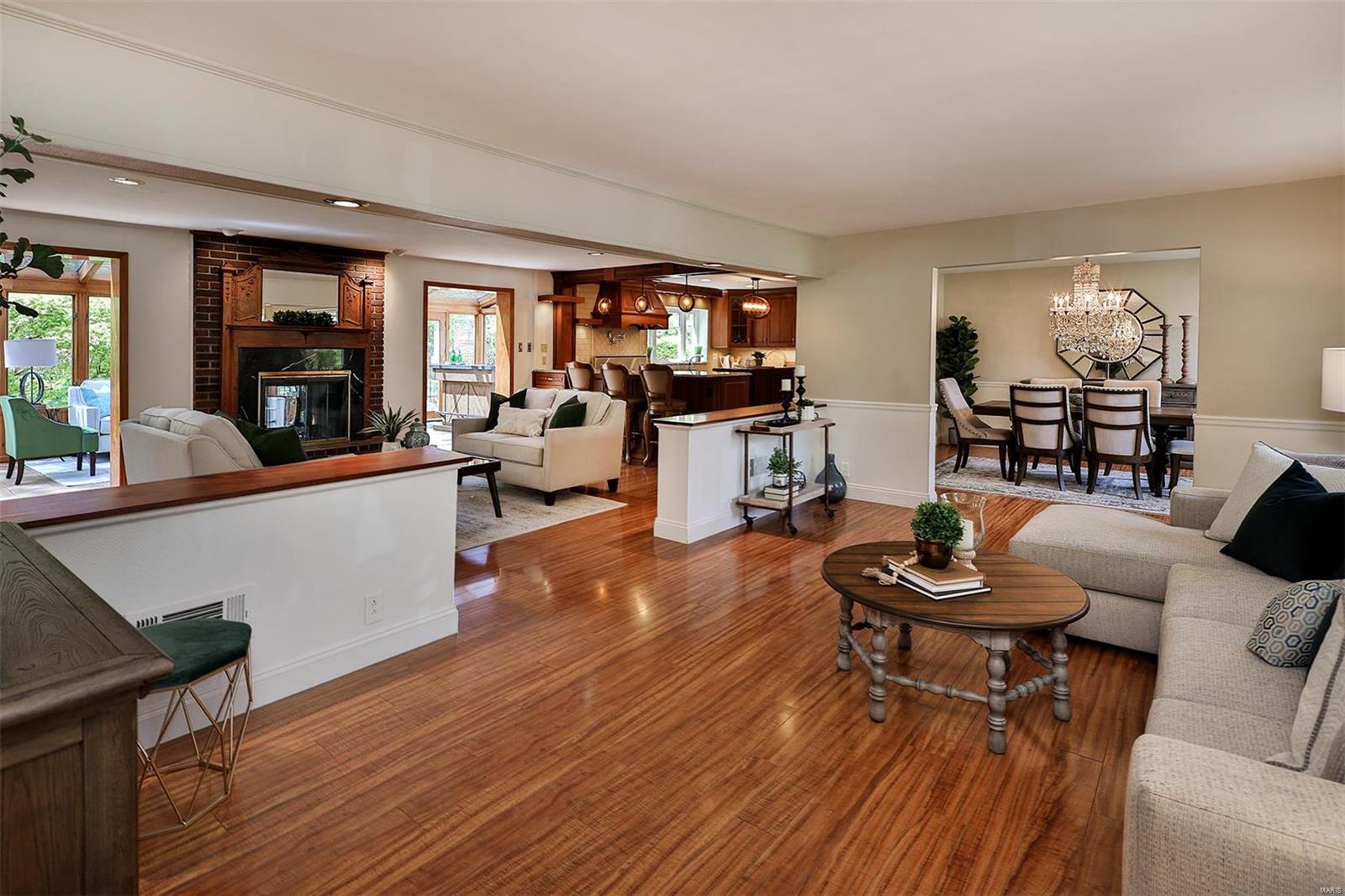 33 Lynnbrook Road St. Louis, MO 63131 - Photo 4 of 31 Gallery Image 4