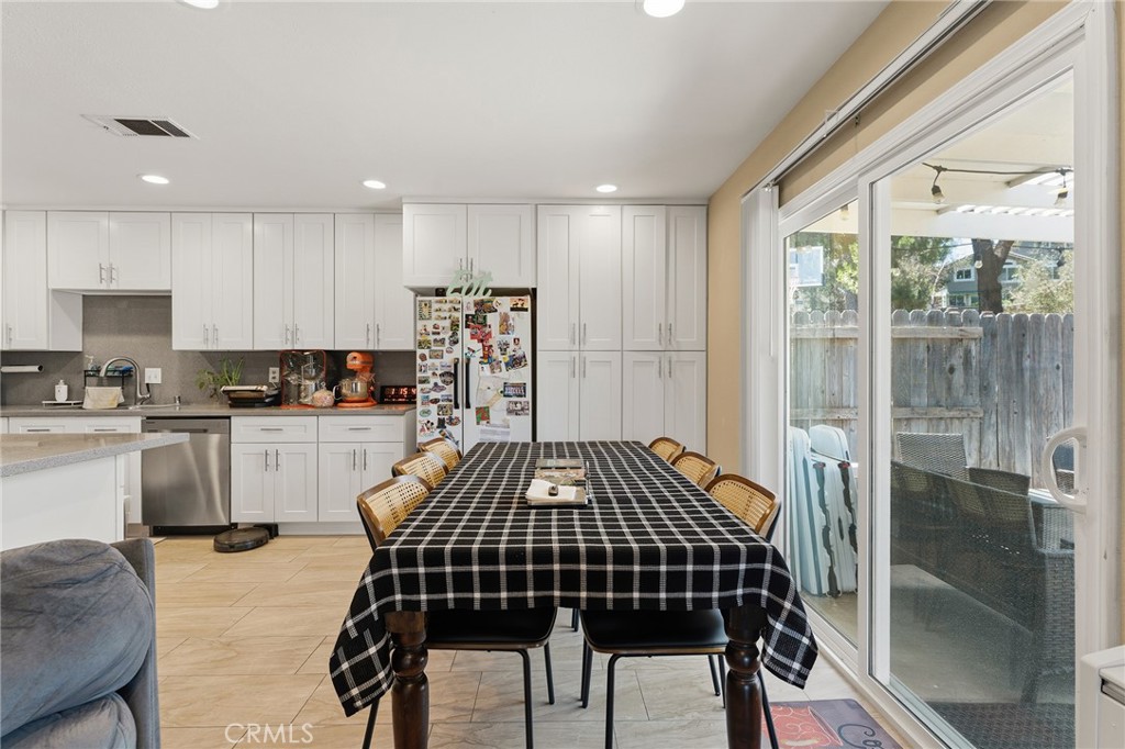 5259 Creekside Road Camarillo, CA 93012 - Photo 8 of 20