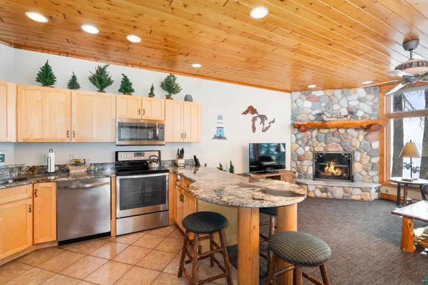 $655,000 | 2826 Highway 61, Unit 425, Two Harbors, MN 55616