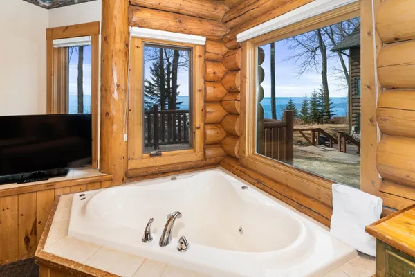 $655,000 | 2826 Highway 61, Unit 425, Two Harbors, MN 55616