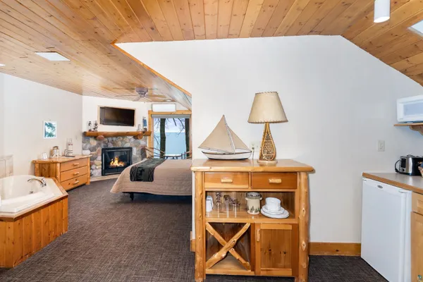$655,000 | 2826 Highway 61, Unit 425, Two Harbors, MN 55616