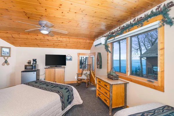 $655,000 | 2826 Highway 61, Unit 425, Two Harbors, MN 55616