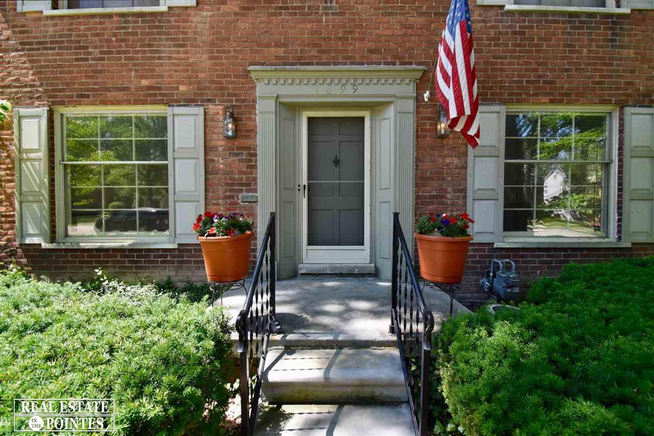 1699 Severn Road Grosse Pointe Woods, MI 48236 - Photo 5 of 28