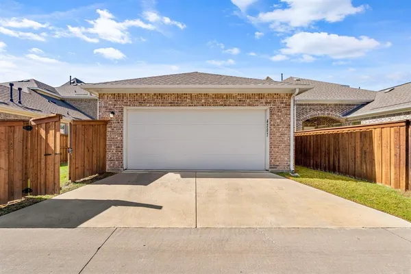 $3,000 | 4207 Whispering Willow Way, Arlington, TX 76005