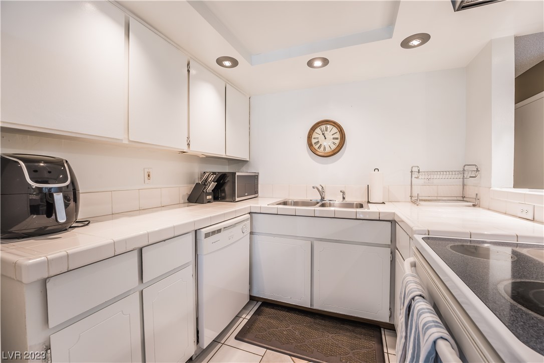 615 Pepper Tree Circle Henderson, NV 89014 - Photo 12 of 28