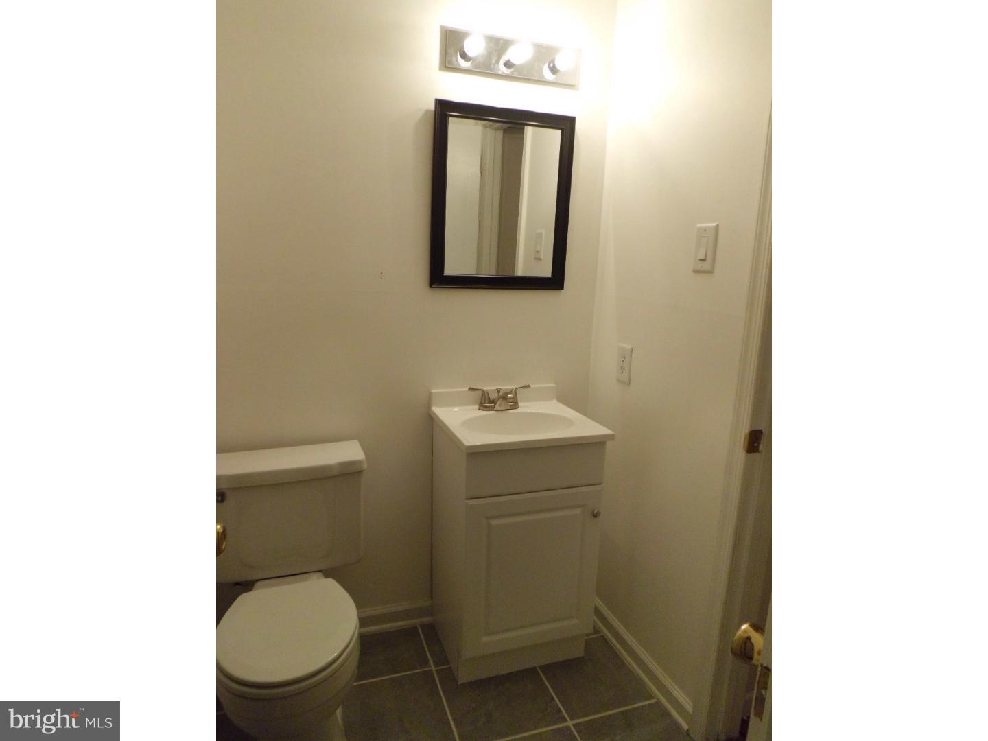 31 Heather Road Newark, DE 19702 - Photo 9 of 14 Half Bath