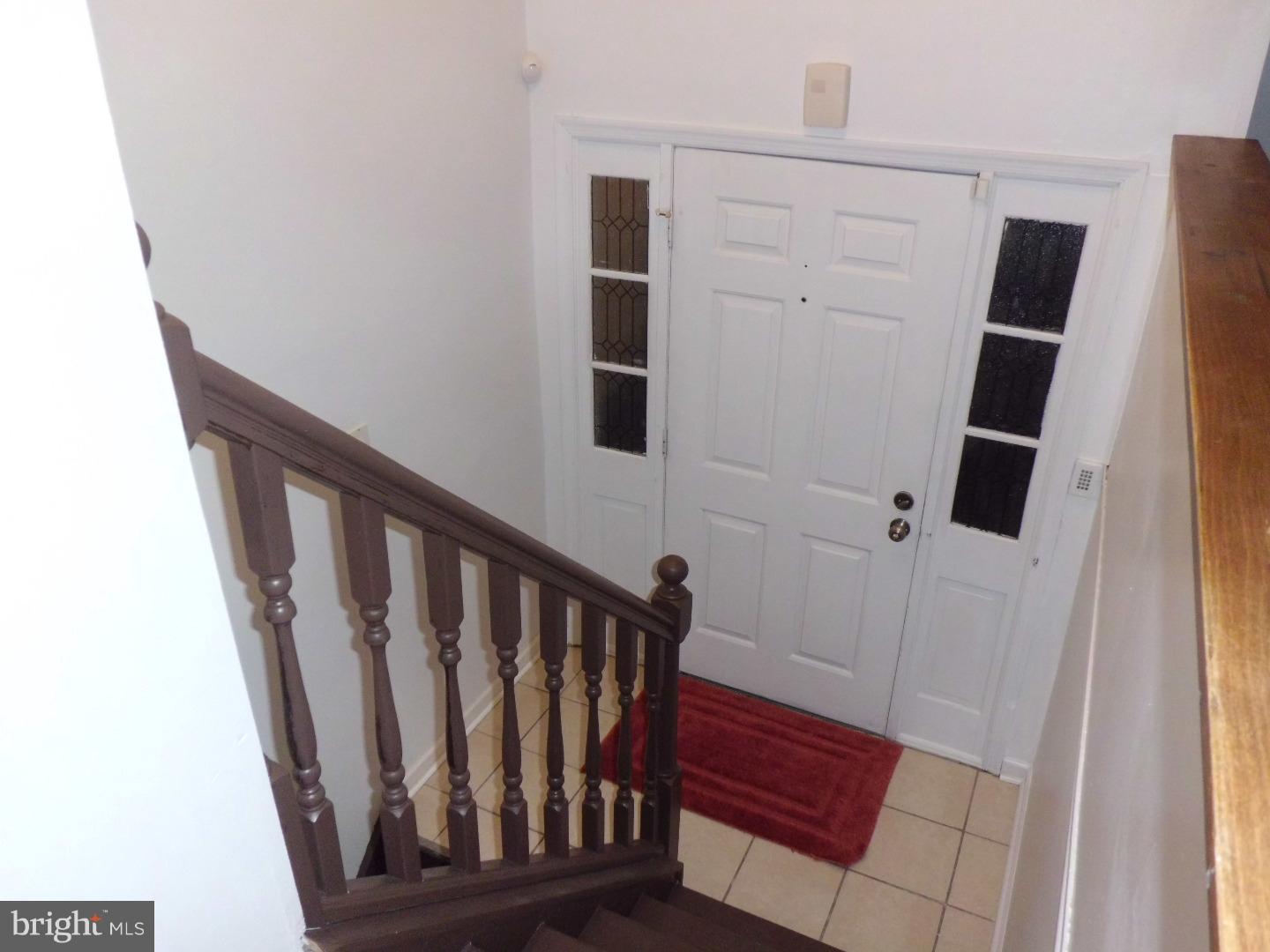 31 Heather Road Newark, DE 19702 - Photo 10 of 14 Foyer
