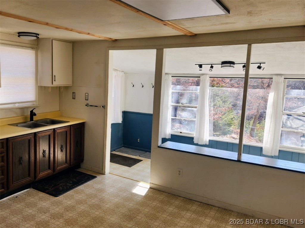 26666 Burton Road Barnett, MO 65011 - Photo 11 of 33