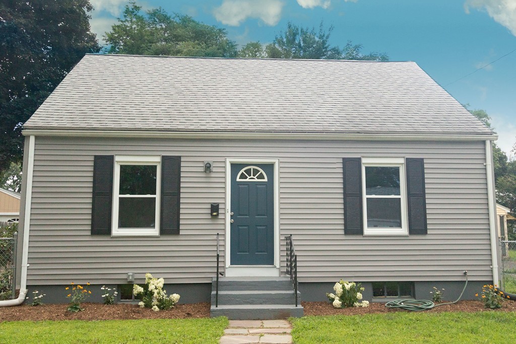 139 Powell Avenue Springfield, MA 01118 - Photo 1 of 8 Gallery Image 1