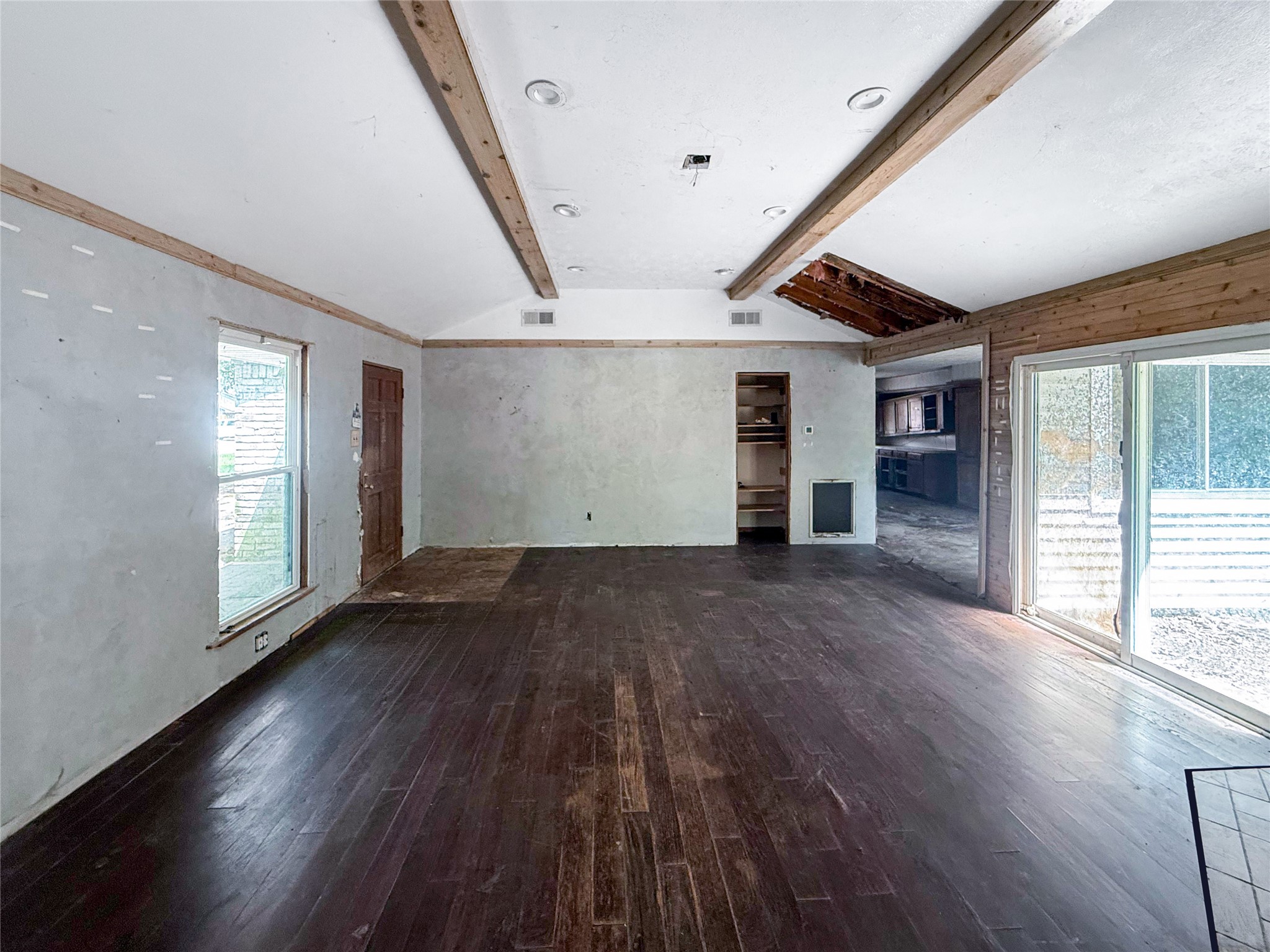 341 Maple Lane Conroe, TX 77304 - Photo 6 of 15