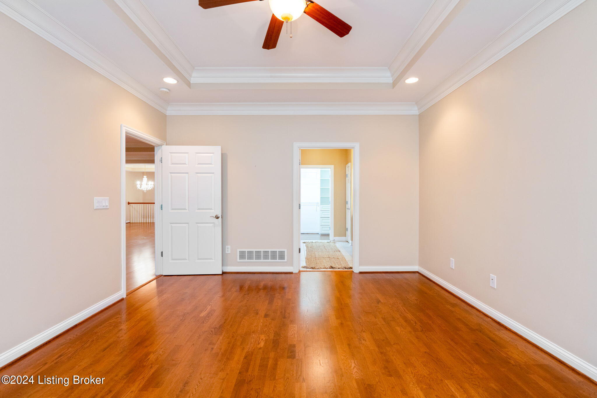 10618 Riva Road Louisville, KY 40223 - Photo 23 of 62 Primary en suite