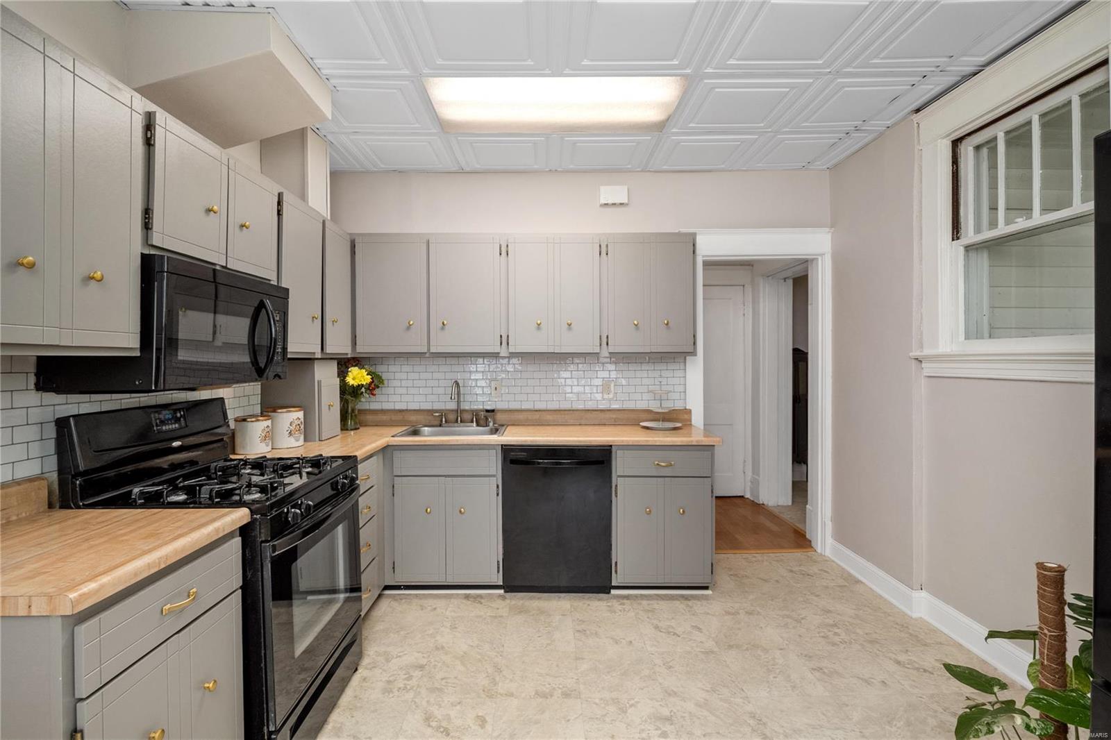 311 Carson Road St. Louis, MO 63135 - Photo 10 of 36 Gallery Image 10