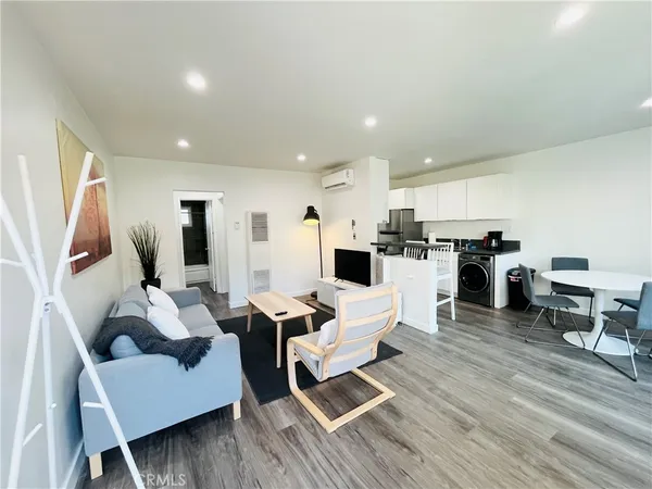 $2,595 | 3864 Inglewood Boulevard, Unit 2, Los Angeles, CA 90066