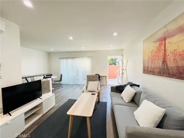 $2,595 | 3864 Inglewood Boulevard, Unit 2, Los Angeles, CA 90066