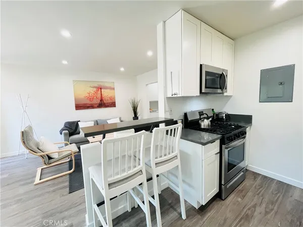 $2,595 | 3864 Inglewood Boulevard, Unit 2, Los Angeles, CA 90066