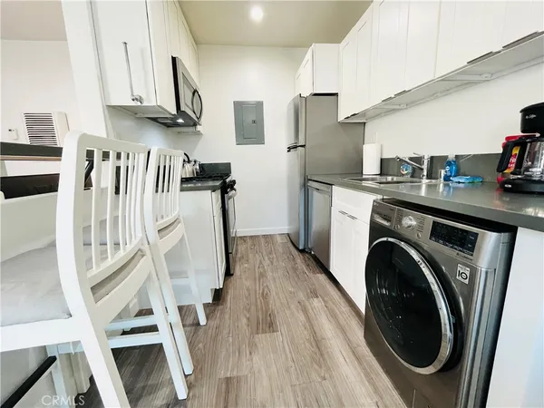 $2,595 | 3864 Inglewood Boulevard, Unit 2, Los Angeles, CA 90066
