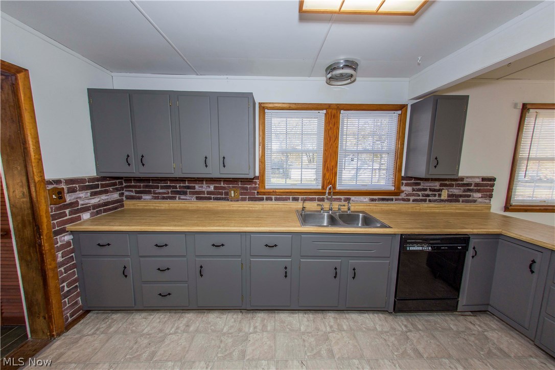 1869 Ronald Road Akron, OH 44312 - Photo 6 of 33 Gallery Image 6