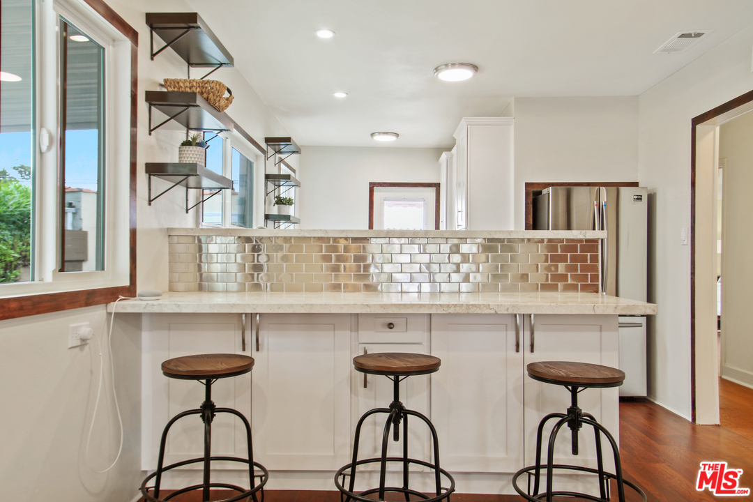 2906 Virginia Road Los Angeles, CA 90016 - Photo 8 of 19 Gallery Image 8
