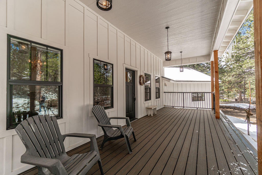 60309 Zuni Road Bend, OR 97702 - Photo 5 of 34 RileyVisuals-14