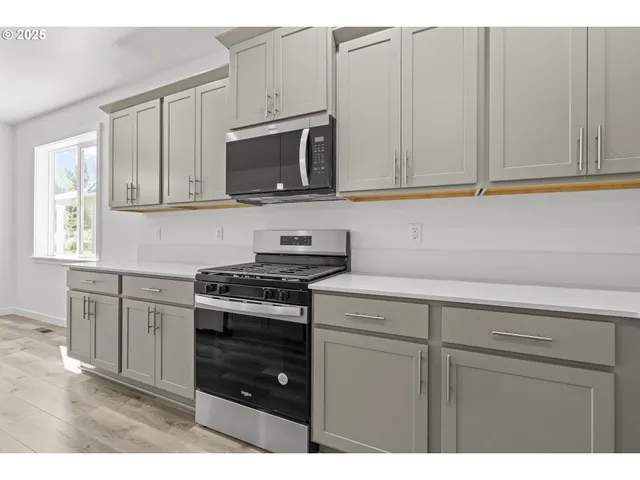 $539,900 | 718 Tigerlily Street, Silverton, OR 97381