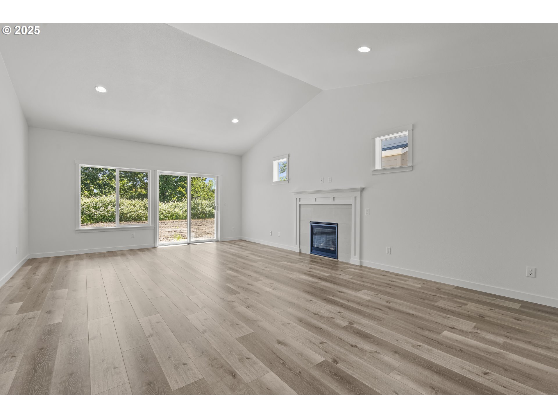 718 Tigerlily Street Silverton, OR 97381 - Photo 13 of 33