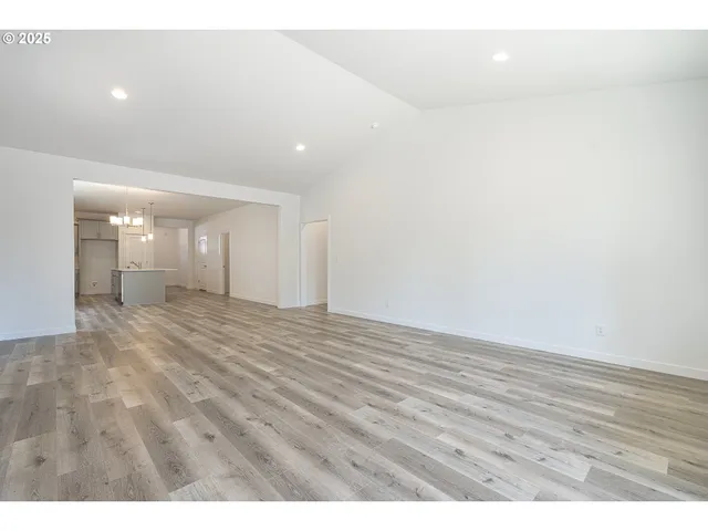 $539,900 | 718 Tigerlily Street, Silverton, OR 97381