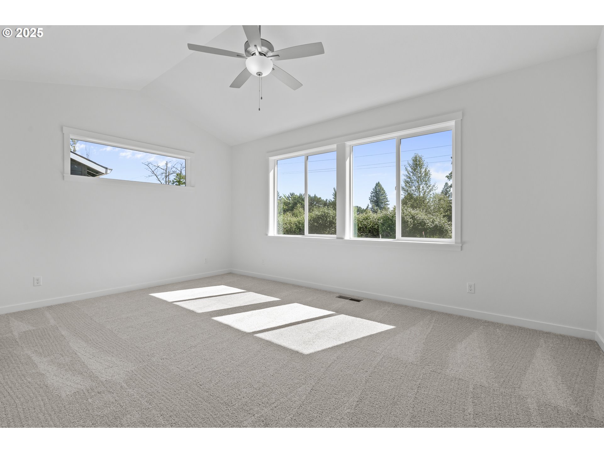 718 Tigerlily Street Silverton, OR 97381 - Photo 18 of 33