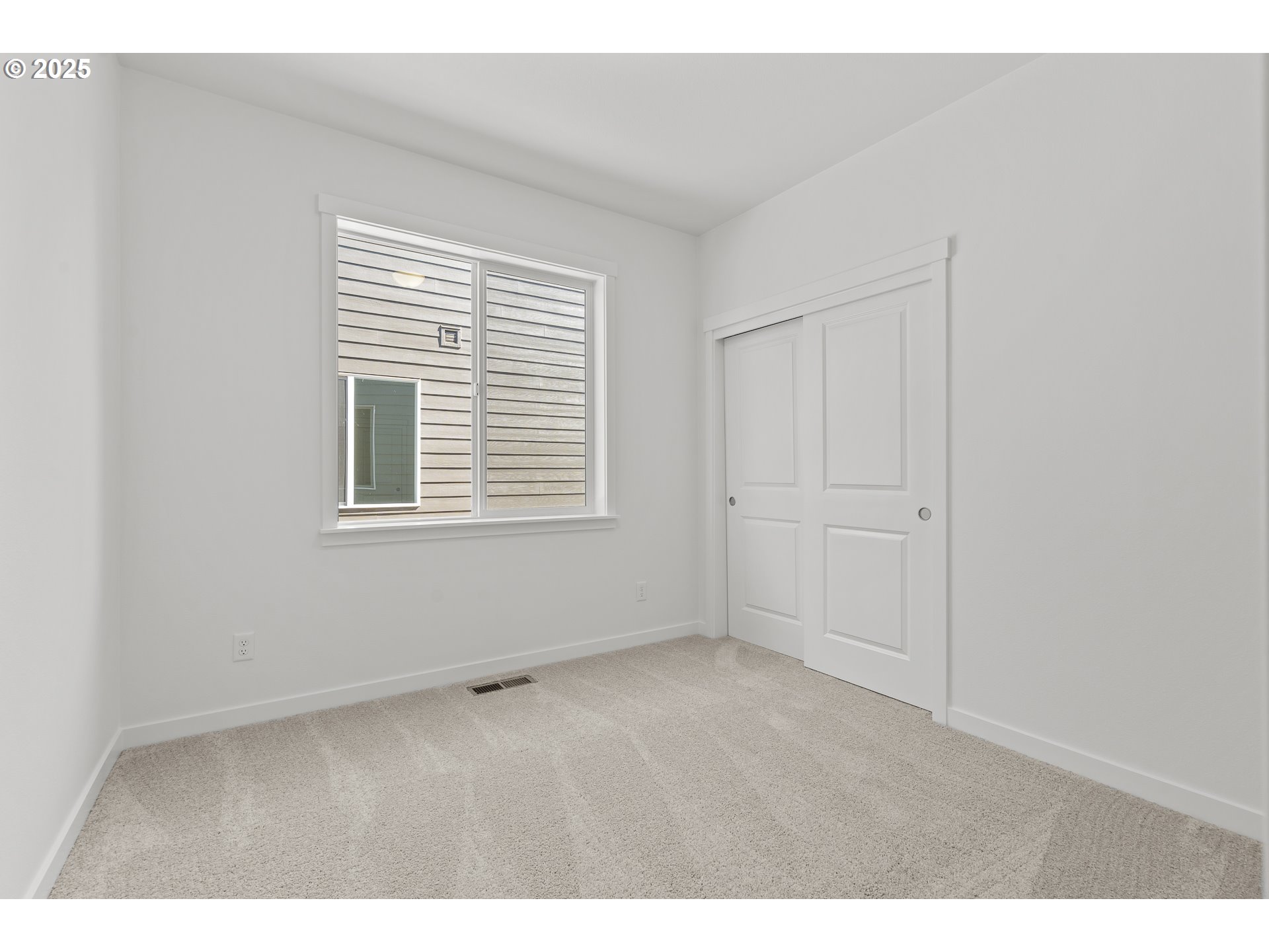 718 Tigerlily Street Silverton, OR 97381 - Photo 25 of 33