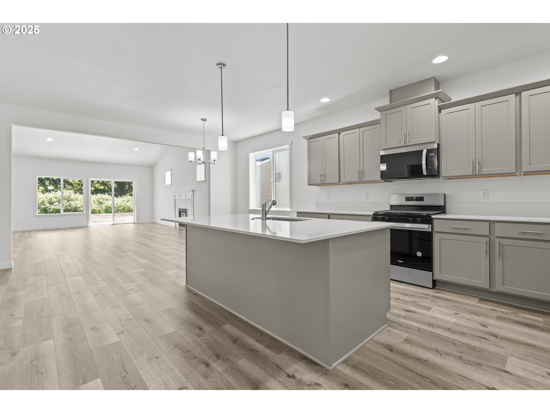 718 Tigerlily Street Silverton, OR 97381 - Photo 30 of 33