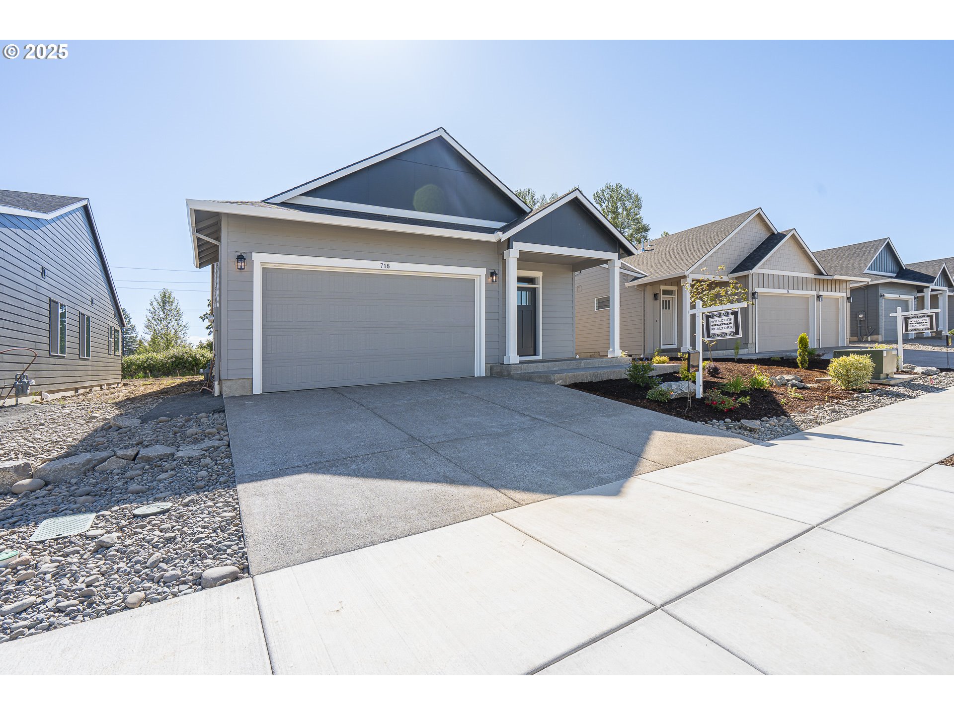 718 Tigerlily Street Silverton, OR 97381 - Photo 4 of 33