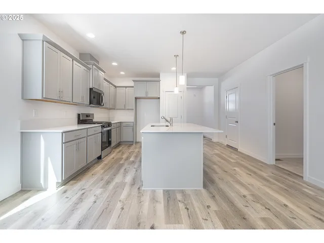 $539,900 | 718 Tigerlily Street, Silverton, OR 97381