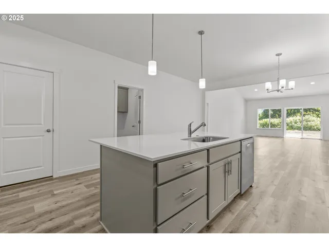 $539,900 | 718 Tigerlily Street, Silverton, OR 97381