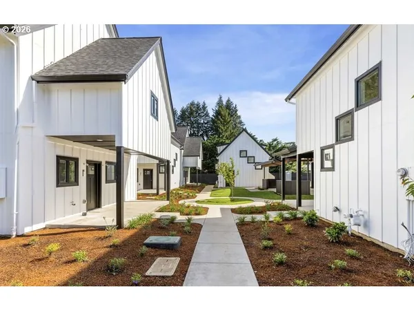 $375,000 | 11813 Northwest 38th Avenue, Unit C, Vancouver, WA 98685