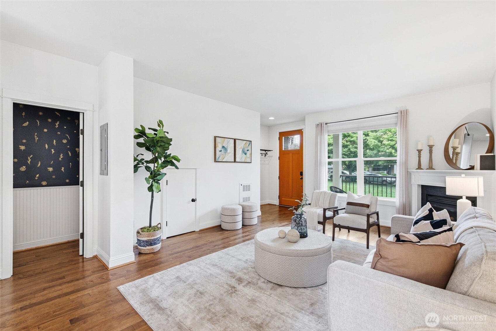 3131 Southwest Raymond Street Seattle, WA 98126 - Photo 4 of 32