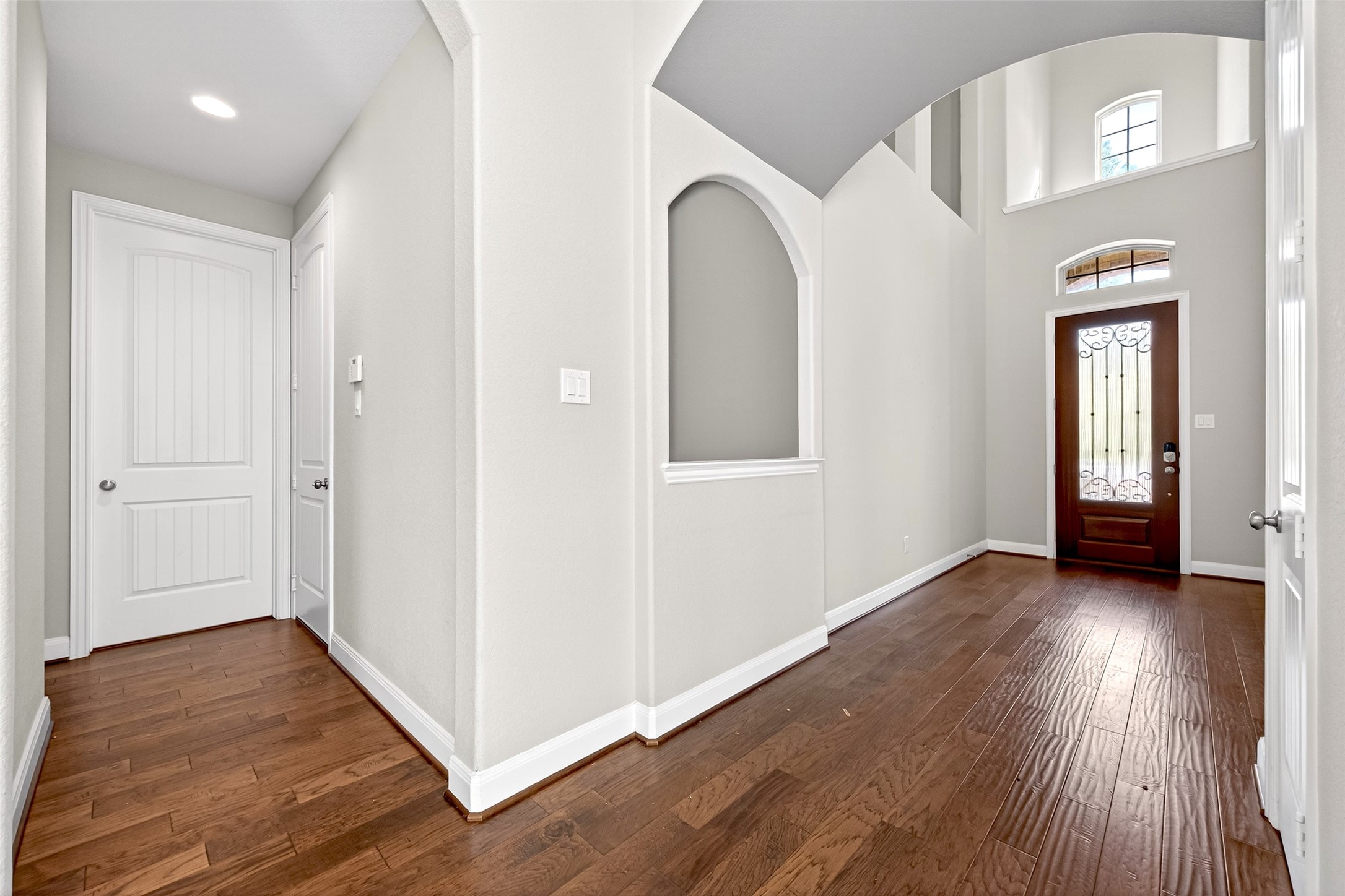 14 South Sawbridge Circle Spring, TX 77389 - Photo 5 of 45 a view of a room with wooden floor and window
