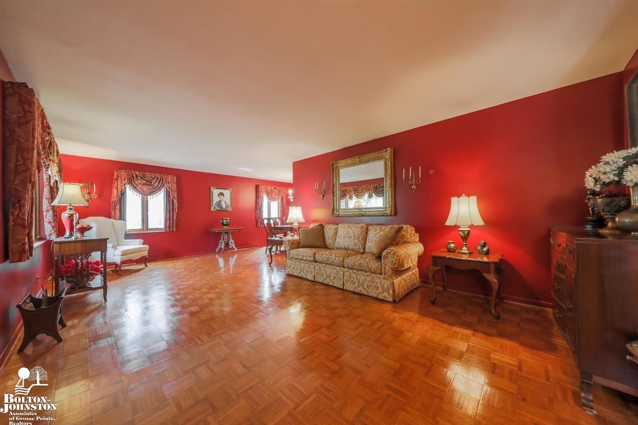 1067 Devonshire Road Grosse Pointe Park, MI 48230 - Photo 2 of 58