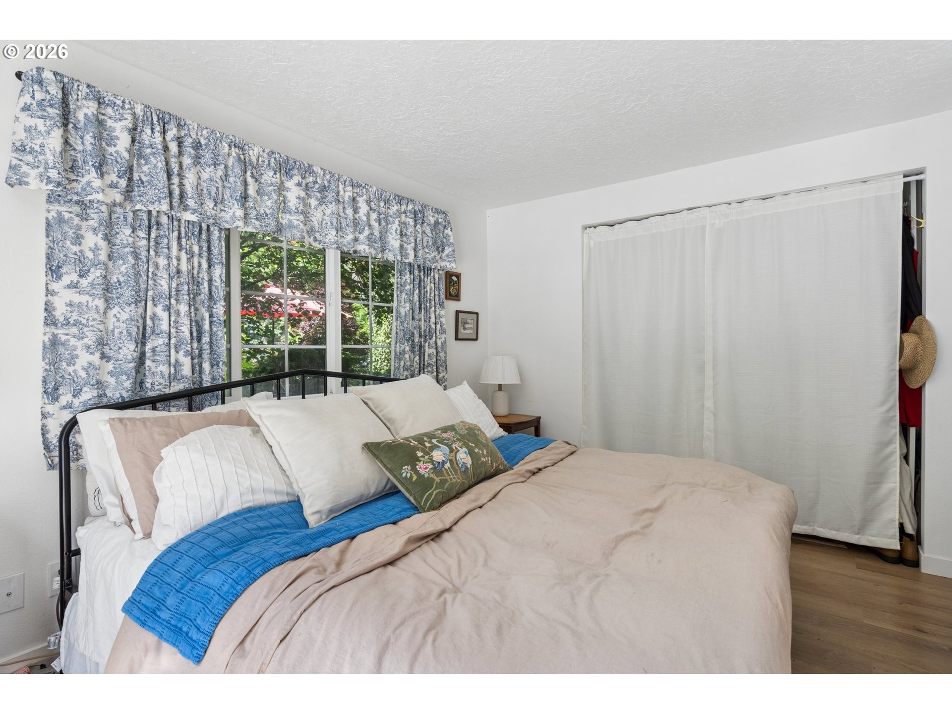 10835 Southwest 39th Avenue Portland, OR 97219 - Photo 19 of 43
